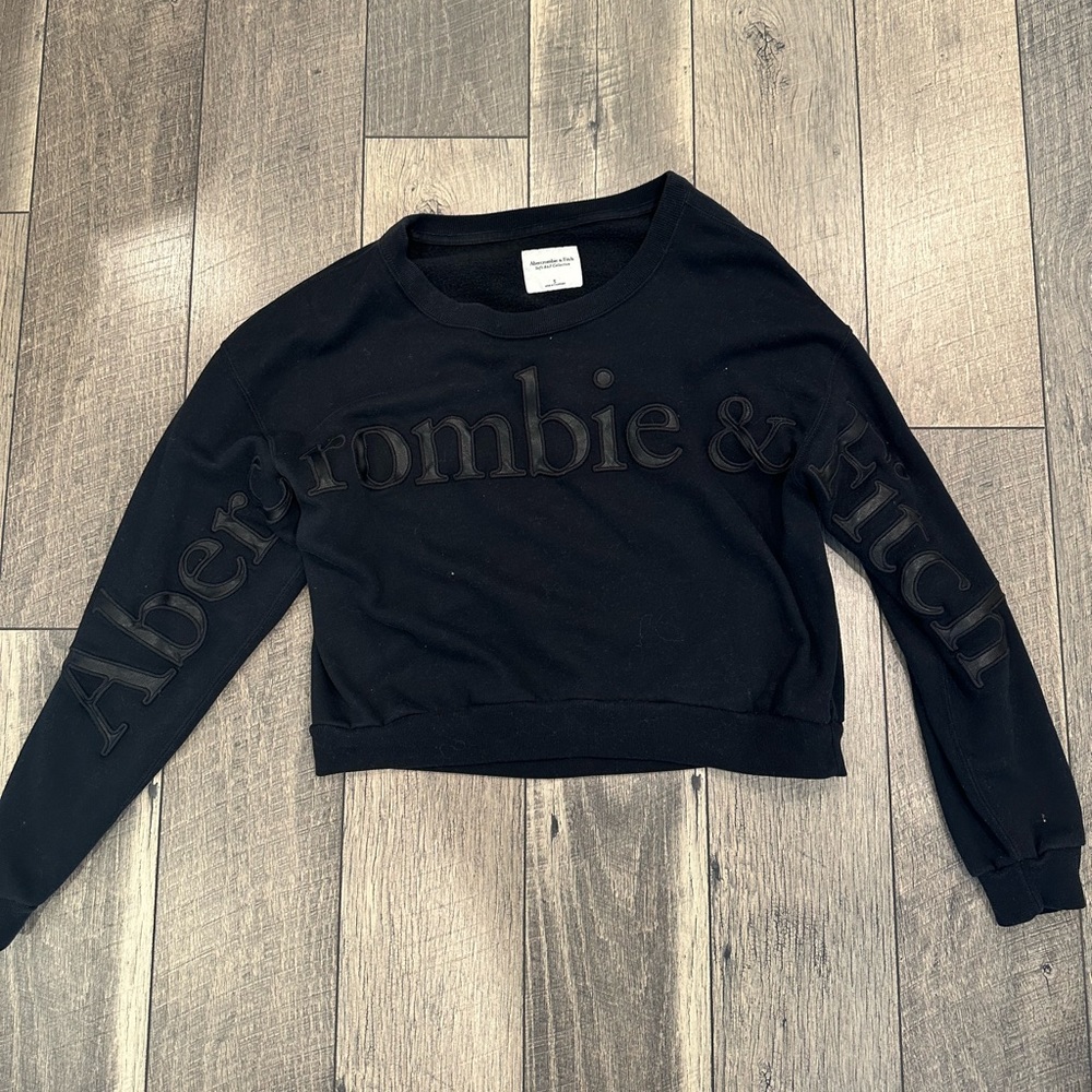 Abercrombie & Fitch logo sweater